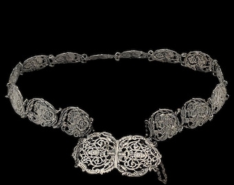 Beautiful Antique Edwardian Skillfully Crafted Birmingham 1902 B.P Hallmarked Art Nouveau Floral Lady Sterling Silver Nurse Belt - lgth 31.5