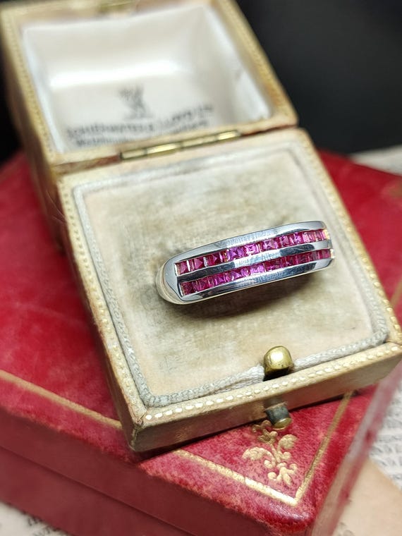 Beautiful Decorative Preloved Stackable Statement… - image 6