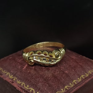 Beautiful Antique Edwardian Rare Chester 1900-1910 Hallmarked Decorative Scrolling Design Five Stone Rose Cut Diamond 18ct Yellow Gold Ring