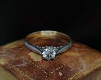 Beautiful Antique Skillfully Crafted Circa 1940s Art Deco Silver Set Sparkling Solitaire Round Cut Paste 9ct Yellow Gold Ring - size Q /8.25