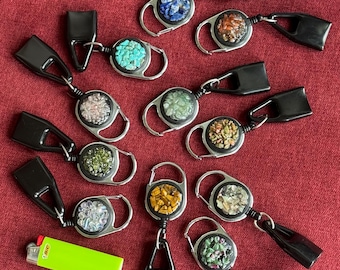 Laisse pour briquet rétractable avec pierres précieuses - Pour briquets Bic - Au choix - Clip pour les festivals, les raves, le camping, les fêtes
