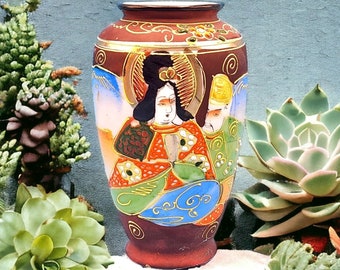 Vintage Satsuma Geisha Moriage Vase Urn Raised Texture Made in Japan 5inch