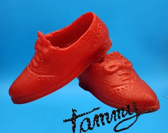 Muñeca Tammy vintage con zapatillas de tenis rojas de goma blanda japonesa de los años 60 de Ideal Bow