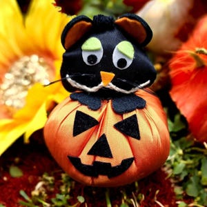 ヴィンテージ サテン 黒猫 かぼちゃ オーナメント 1983年 ハロウィンツリー 怖がりな子猫