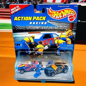 Hot Wheels Action Pack Racing 1996 TBird & Buick Stockers Cars Mini Pit Crew 4PC Race to Victory Set Age 5+ Stock Cars Original Sealed