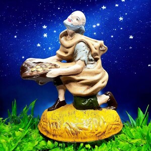 Kneeling Shepherd Figurine With Basket Nativity Scene Atlantic Mold 1979 Handpainted Ceramic