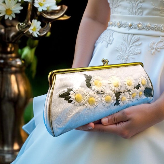Vintage 1960s Millinery Daisy Floral Vinyl Clutch Purse White Yellow Kiss Clasp Julius Resnick JR USA