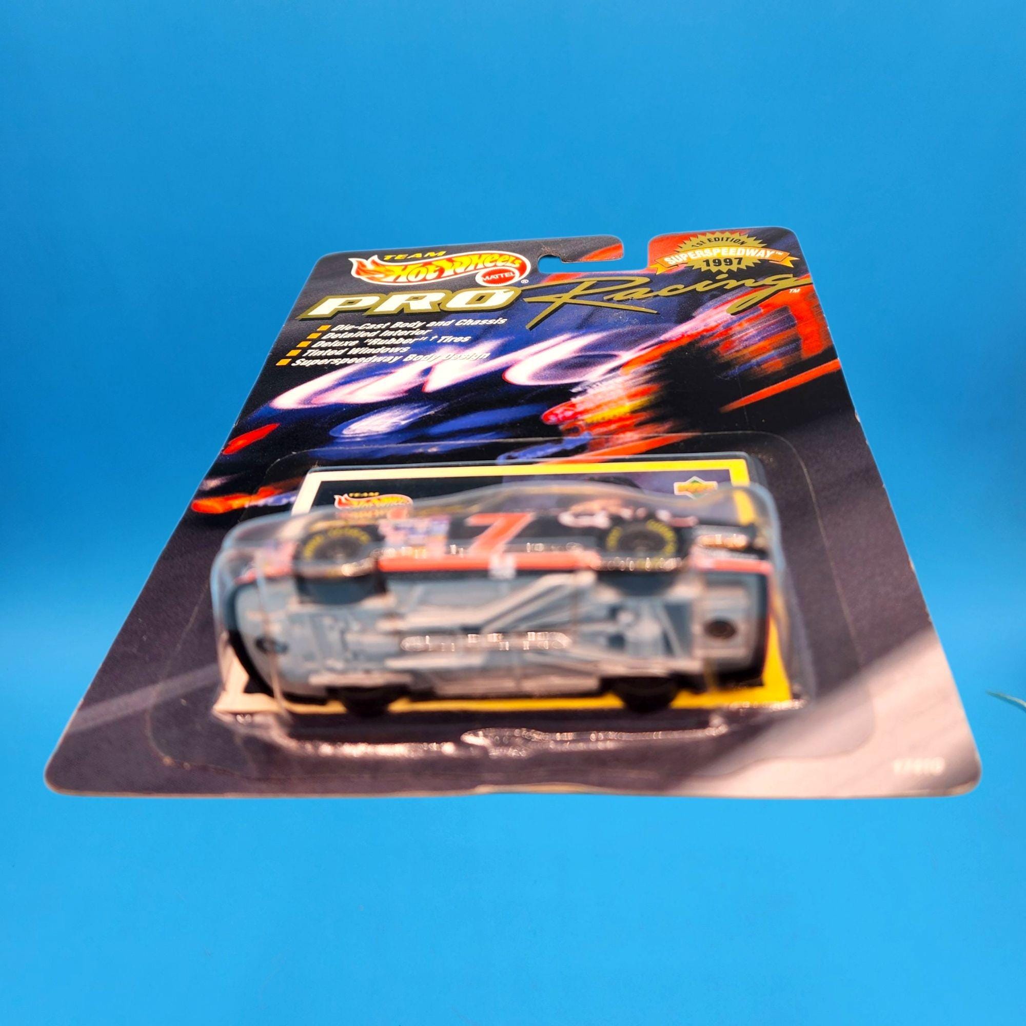 Hot Wheels Pro Racing NASCAR 1997 Geoff Bodine #7 QVC Diecast Car