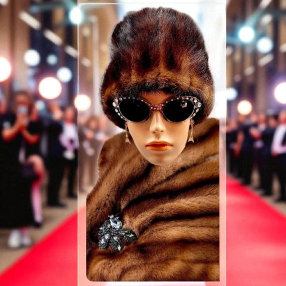 Vintage Mahogany Brown Mink Fur Cloche Hat • 1960s Old  display picture 3