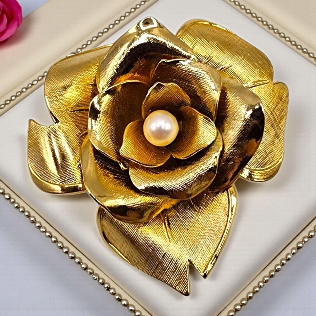 Vintage Coro Signed Gold Rose Brooch Faux Pearl Center  display picture 1