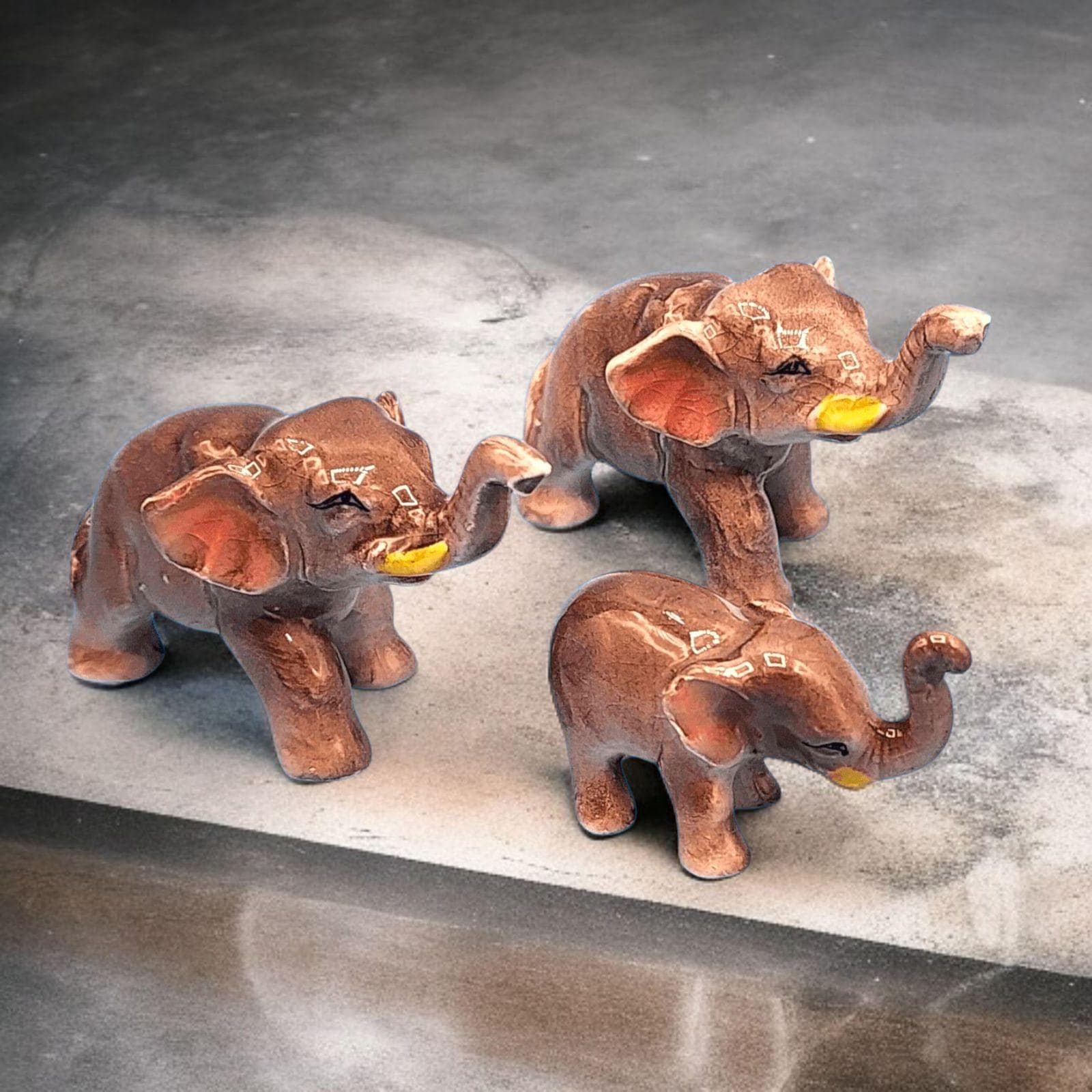 エレファント Hagen Renaker Elephant Figurines Lucky Trunks up 3 Miniature Bone China Hagen
