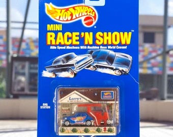 Vintage 1979 Hot Wheels Car Wash and Service Station Playset