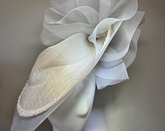 Tocado hecho a mano para ocasiones especiales: fabuloso.