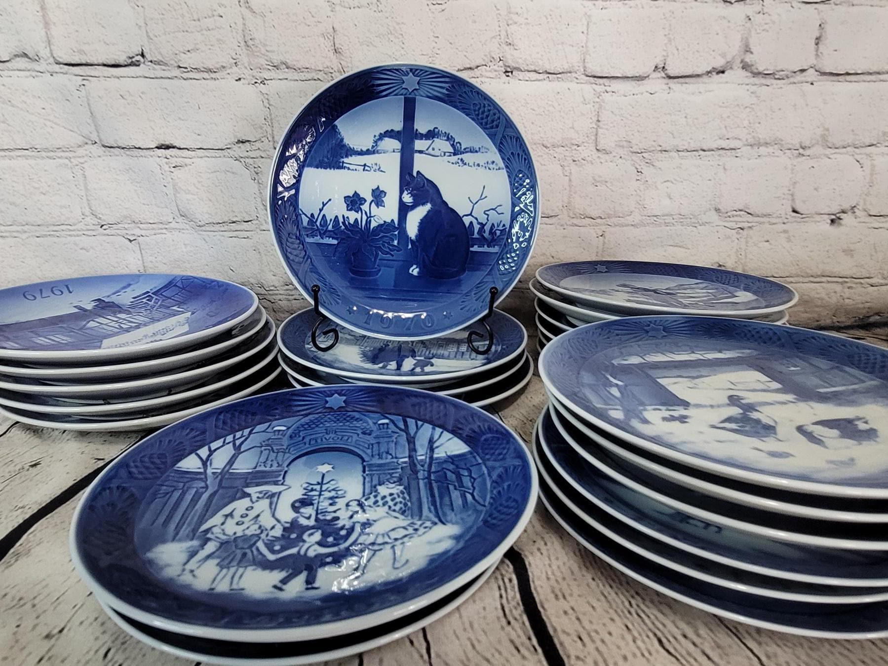 Christmas 1970 Plate - Etsy
