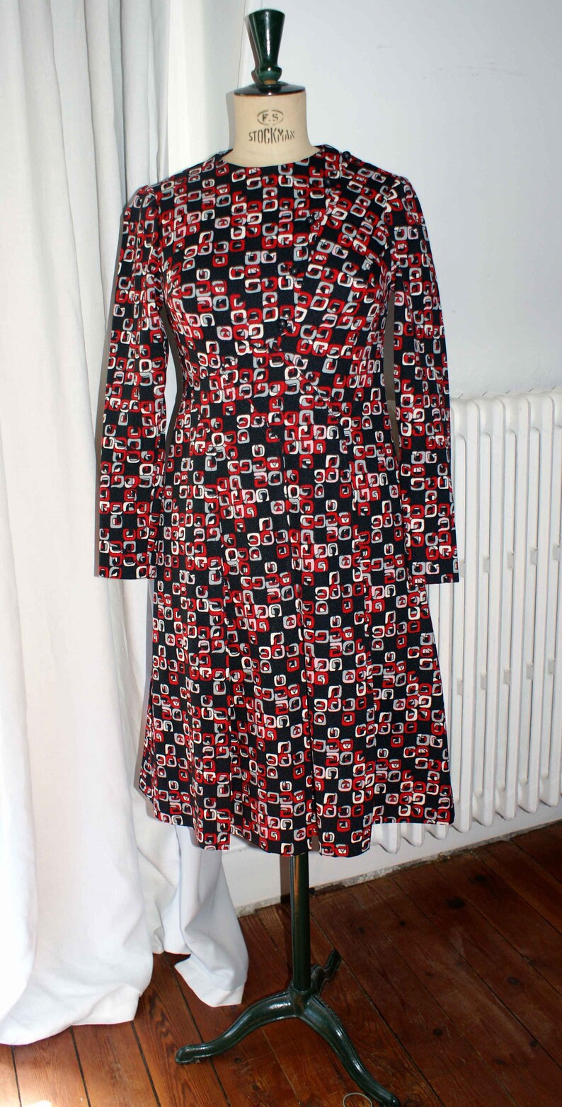 196070 vintage dress with geometric patterns