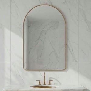 Boog messing spiegel, handgemaakte gouden wandspiegel, moderne badkamer make-upspiegel, minimalistische messing lijst spiegel, luxe interieur
