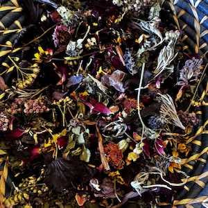 Homemade Potpourri from Homegrown Flowers