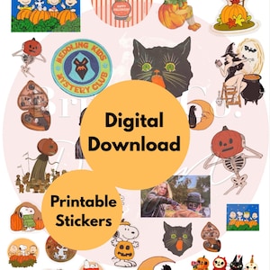 Puede incluir: Una colección de pegatinas digitales con temática de Halloween que incluye varias ilustraciones, como personajes de Peanuts con calabazas, un gato negro, un esqueleto con cabeza de calabaza, una bruja y un parche del Meddling Kids Mystery Club.