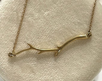 Naszyjnik z gałęzią z litego żółtego złota 14K / Naszyjnik z gałęzią / Biżuteria rodzinna / Idealny prezent / Inspirowany naturą / Elegancki i wyjątkowy wzór naszyjnika