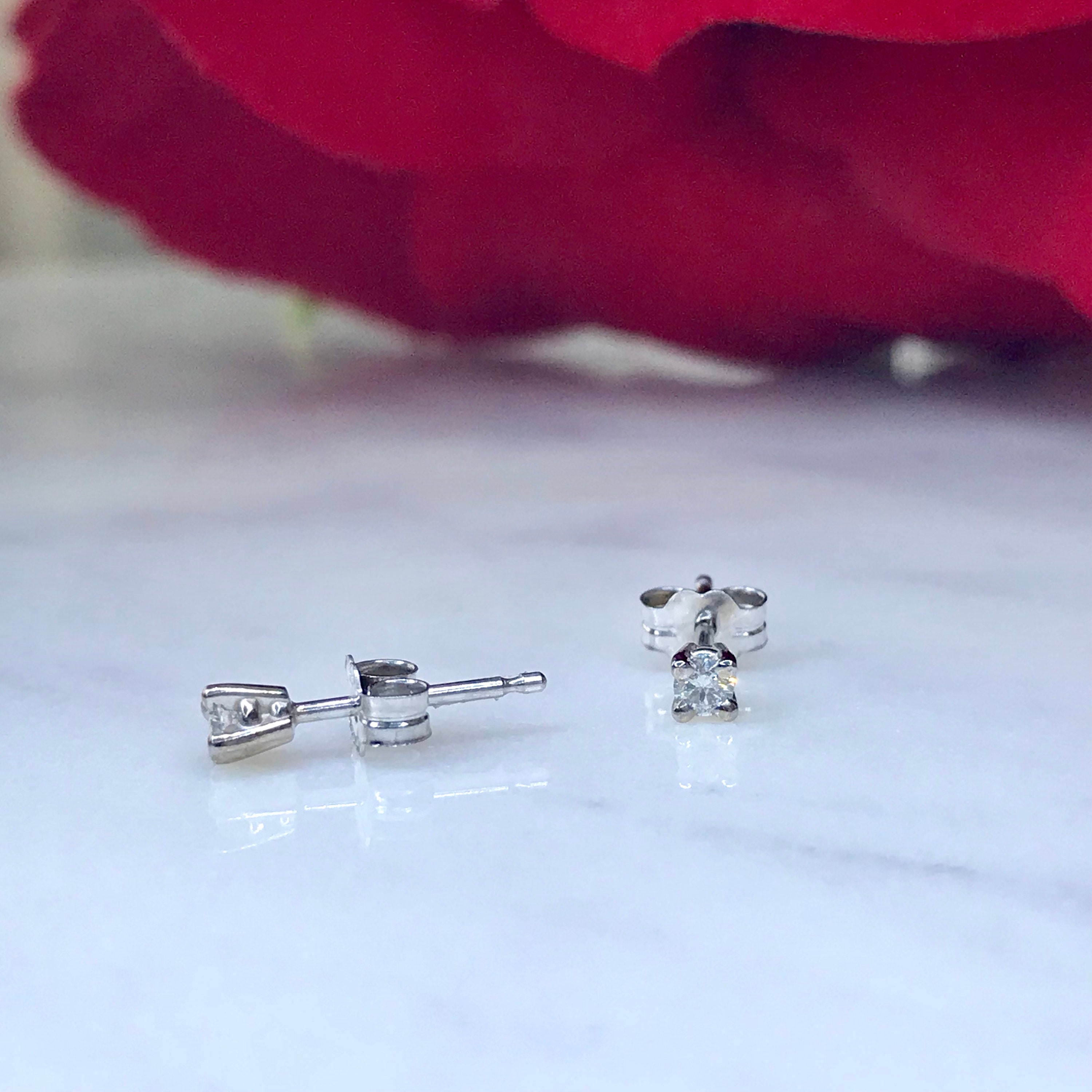 14k Solid White Gold Round Cubic Zirconia Stud Earrings - Push-Back Setting, Art And Molly