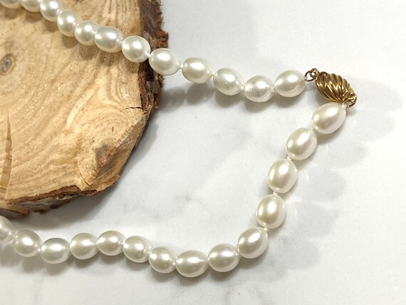 14K Solid Yellow Gold Pearl Necklace / White Fresh Water 14K Solid Yellow Gold Pearl Necklace / White Fresh Water