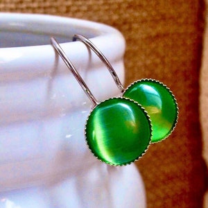 Pastel Green Cat&#39;s Eye Gemstone Earrings: Silver Lever-back Dangle
