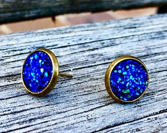 Pendientes de botón druzy azul real hechos a mano: bronce, 10 mm