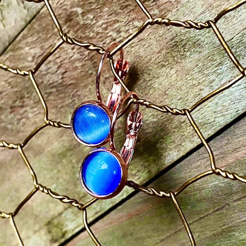 Sea Blue Cat/'s Eye Gemstone earrings dangling moonstone Rose Gold semi-precious chrysoberyl 8mm lever back USA small lever-back