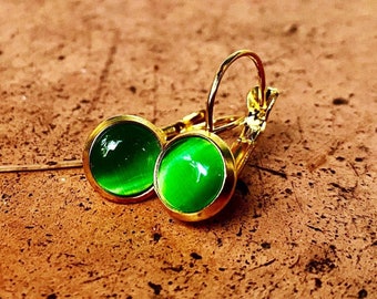 Green Cat’s Eye Gemstone lever back earrings, Gold, semi-precious, moonstone, 8mm, round, handmade, USA, dangling, lever-back, chrysoberyl