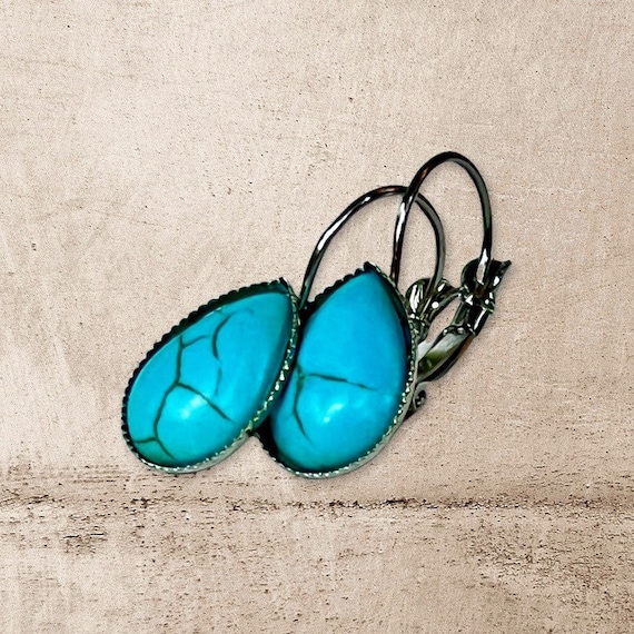 Orecchino A Cerchio Con Un Ciondolo Con Pietra Verde A Goccia Orecchino A Cerchi - Foto 3