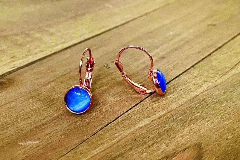 Sea Blue Cat/'s Eye Gemstone earrings dangling moonstone Rose Gold semi-precious chrysoberyl 8mm lever back USA small lever-back