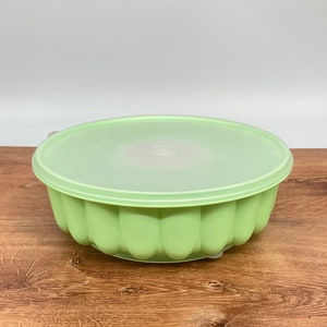 Vintage Jel-Ring Jello Mold - Tupperware Mint Green