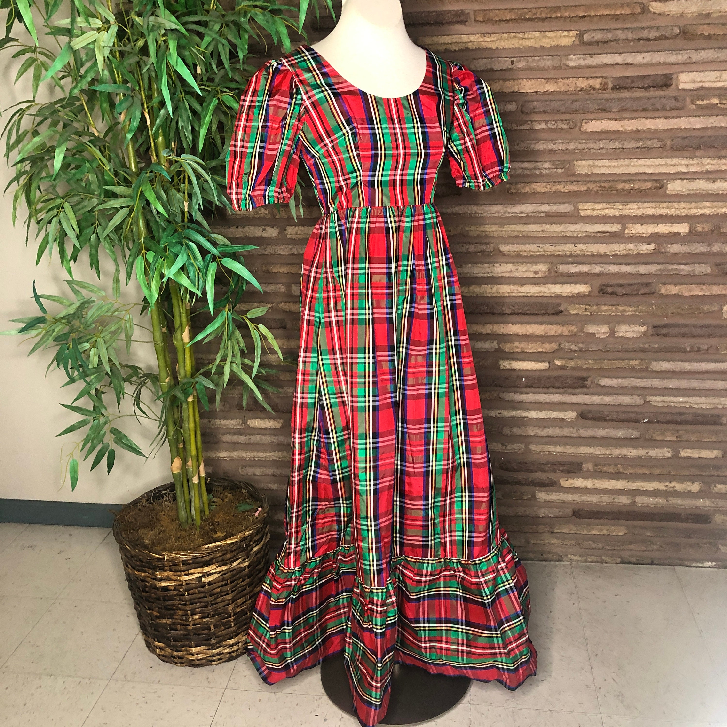 Red and green plaid dress hotsell