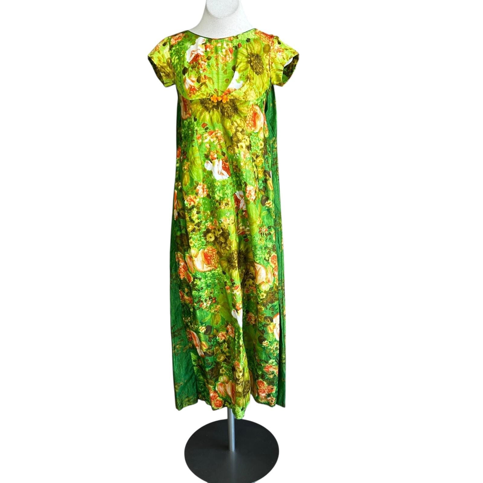 white christmas dresses Tiki-A-Go-Go Sweetheart Swing Dress main image 1
