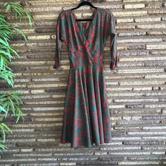 Vintage 1950’s Paisley V Neck Empire Waist Swing D