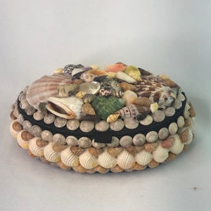 Vintage Folk Art Sea Shell Oval Lidded Box image 7