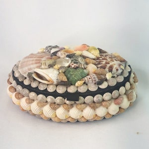Vintage Folk Art Sea Shell Oval Lidded Box image 6