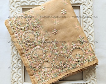 Beige organza sari met gota-rand en draadborduurwerk, Indiase sari voor bruiloften en feesten (ongestikt)