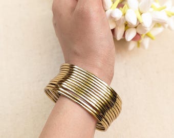 Mimi Gold Bangles Set, Metal Bangles, Indian Bangles, Pakistani Jewelry, Indian Jewelry, Bollywood jewelry, Punjabi jewelry
