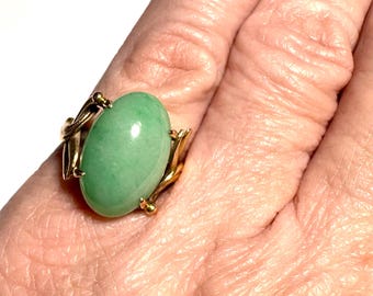 Vintage 14K Yellow Gold Jade Cocktail Ring, Understated and Elegant