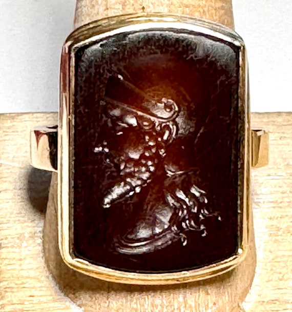 Antique Large & Heavy 14K Gold Carved Intaglio Rin