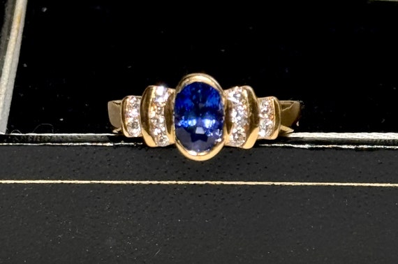 Gorgeous High Quality 18K Yellow Gold Sapphire Di… - image 2