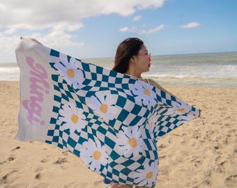 Retro Checkerboard Beach Towel: Personalized Name, 70s Style