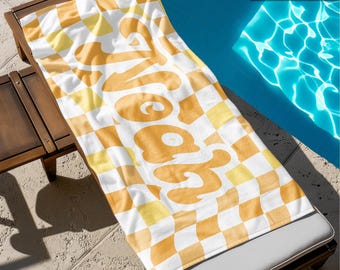 Retro Schachbrett Strandtuch: Personalisiertes Urlaubsgeschenk
