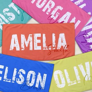 Asciugamano da spiaggia personalizzato: nome in corsivo, regalo di vacanza personalizzato