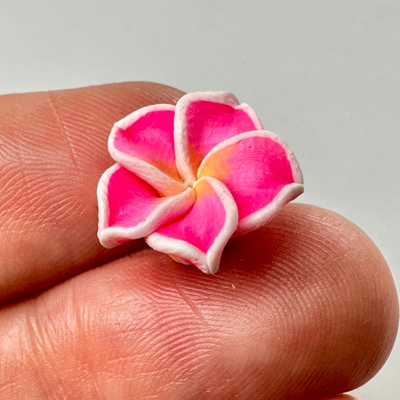 10/12pcs Hawaiian Plumeria Charms with Holes Fake Flower Flatback Cabochons Fake Bake Decoden Slime Supplies Jewelry PLAYCODE3