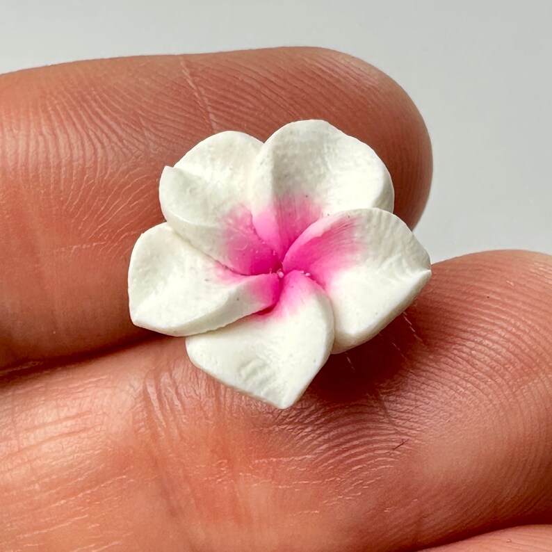 10/12pcs Hawaiian Plumeria Charms with Holes Fake Flower Flatback Cabochons Fake Bake Decoden Slime Supplies Jewelry PLAYCODE3