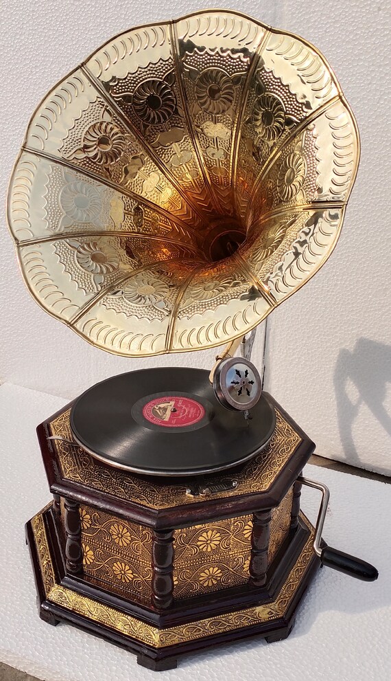 Antico vintage replica grammofono fonografo lettore di dischi originale  funzionante in legno ottone giradischi grammofono vecchio sistema musicale  ottone di legno -  Italia