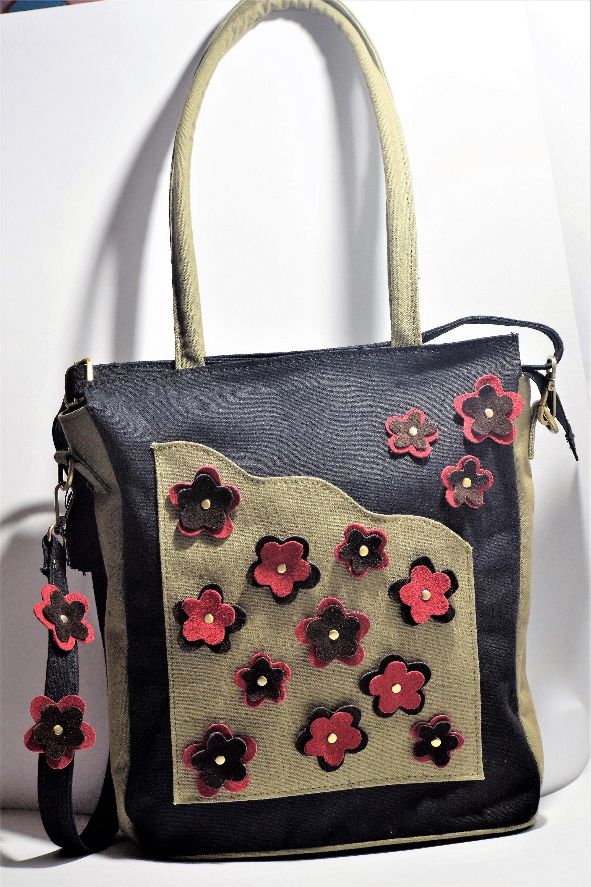 EUC Floral Christian Siriano Hanbag | Nude shoulder bags, Black leather  handbags, Hot pink handbags