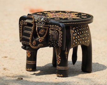 Sgabello in legno marrone elefante Sgabello indiano intagliato a mano Tavolino in legno elefante Fatto a mano dipinto in rilievo Fine Work Home Decor Arte indiana